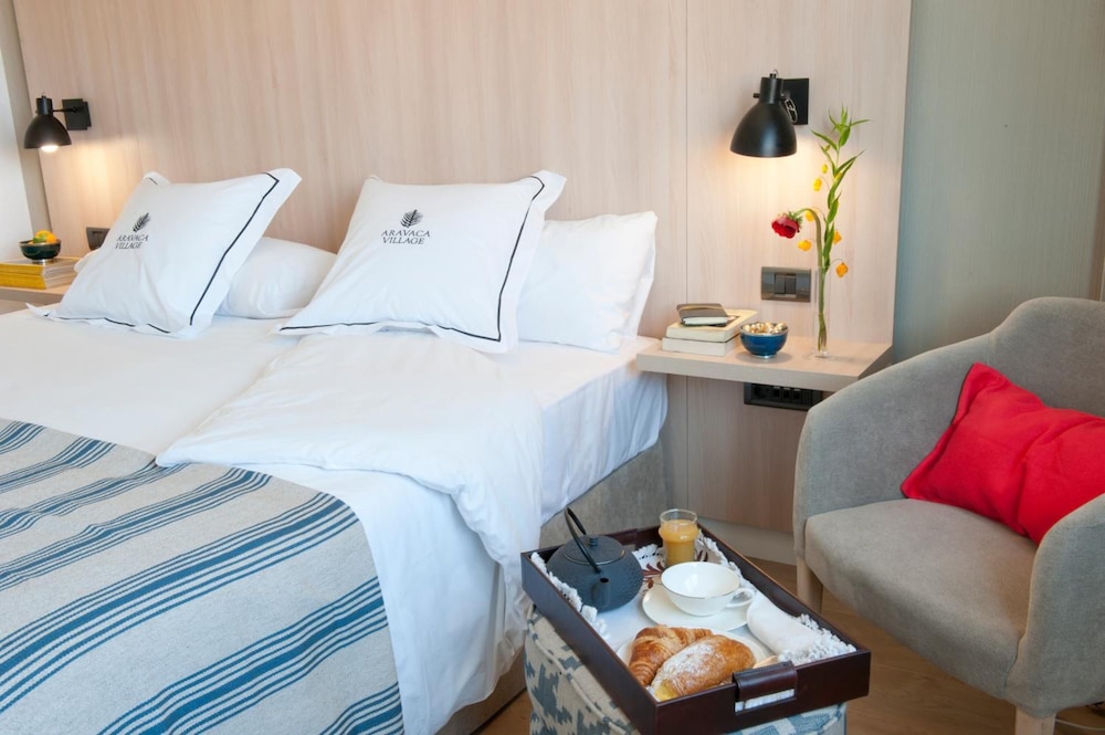 Hotel Aravaca Village 8