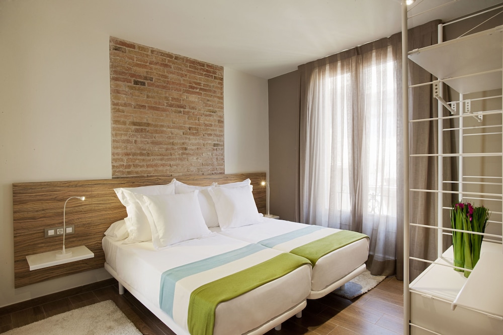 Barcelona Apartment Milà 15
