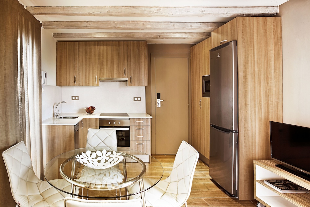 Barcelona Apartment Milà 10