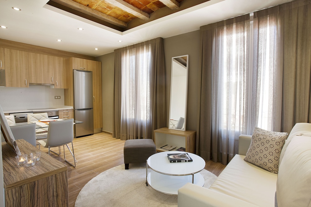 Barcelona Apartment Milà 14