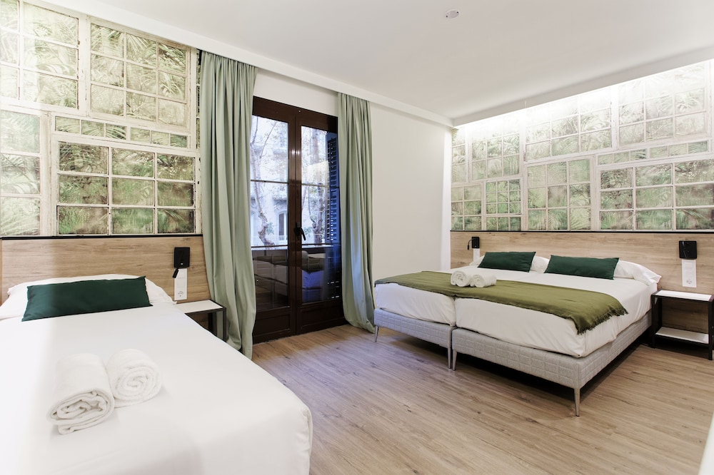 Casp Green House 24