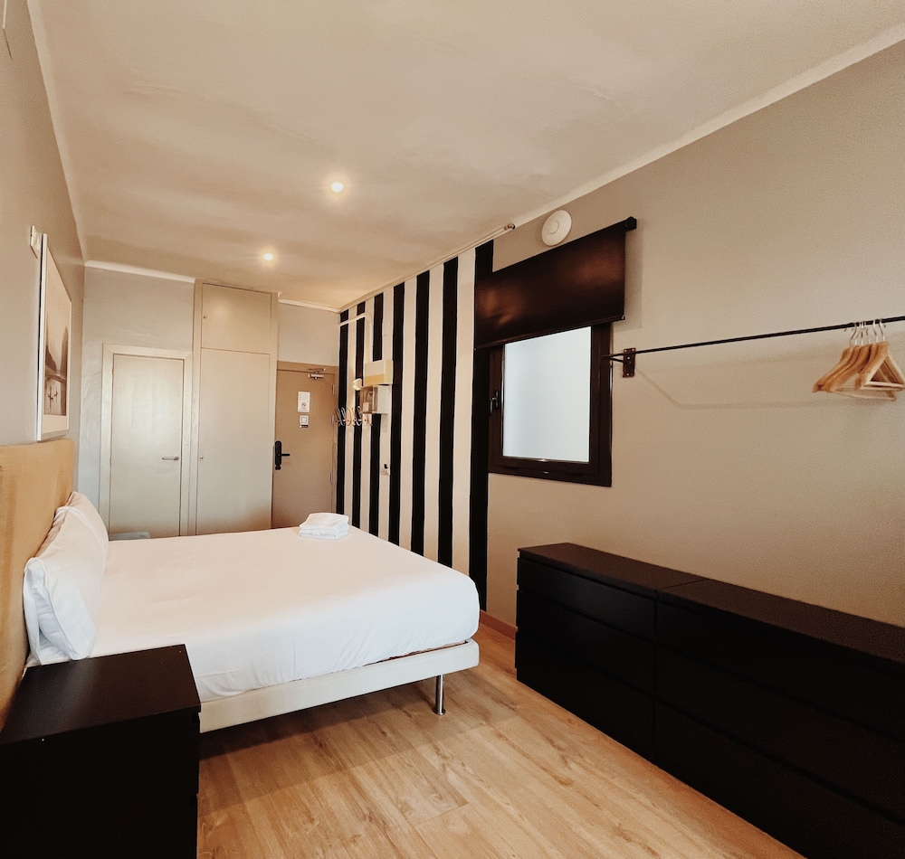 Fira Centric Apartments 17