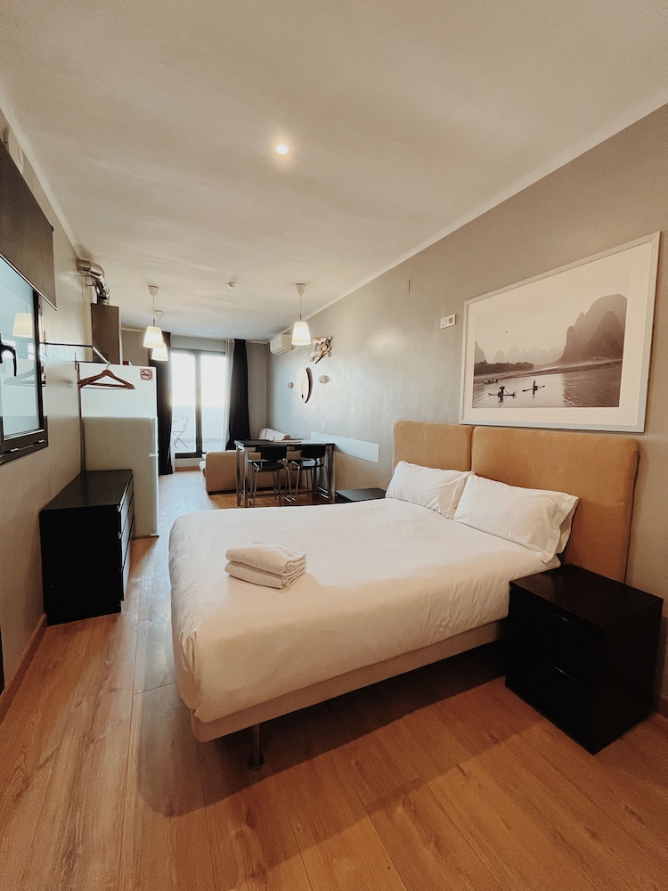 Fira Centric Apartments 16