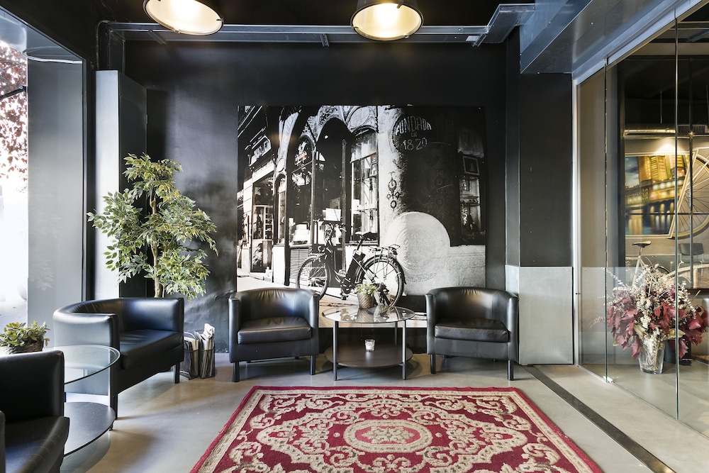 Fira Centric Apartments 4