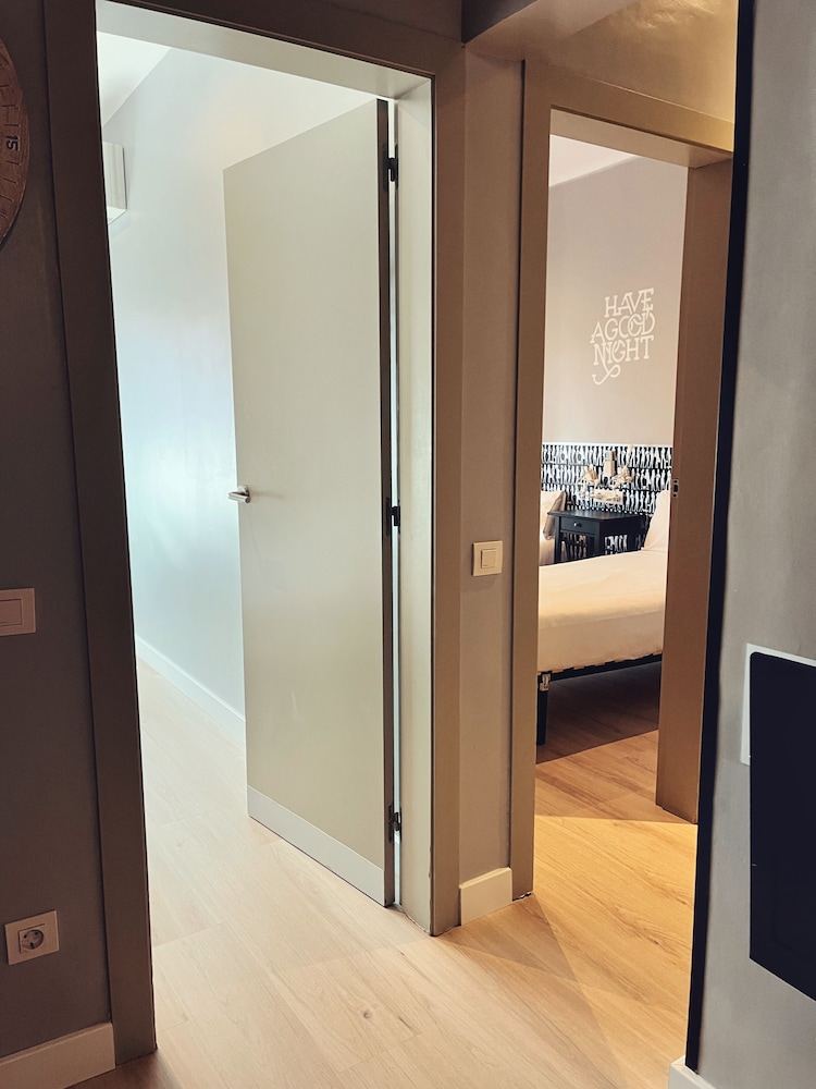 Fira Centric Apartments 15