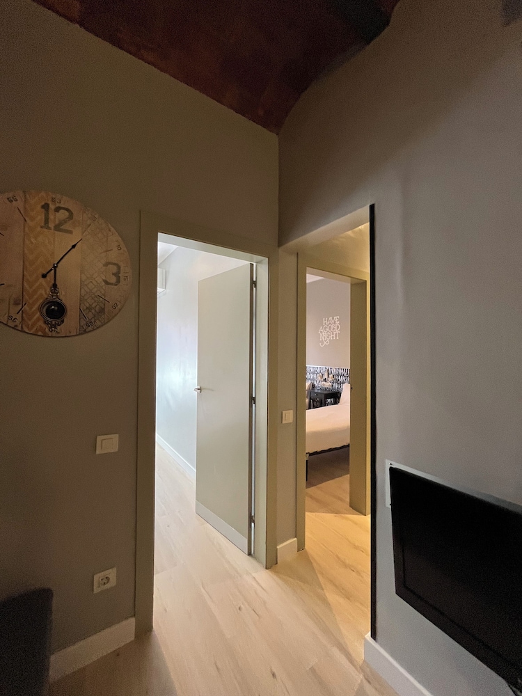 Fira Centric Apartments 12