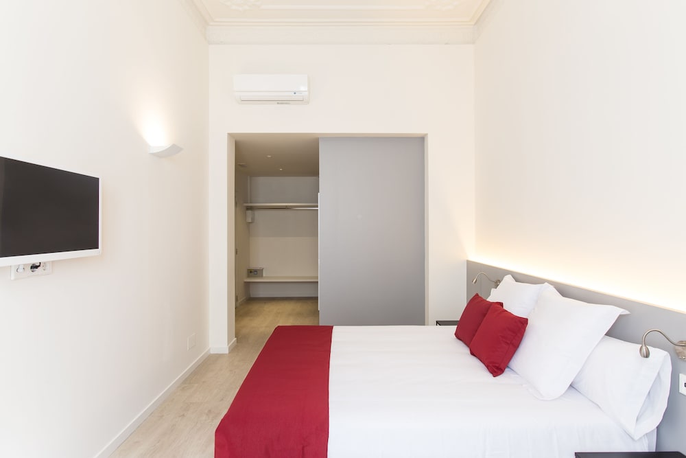 Izara Plaza Catalunya 8
