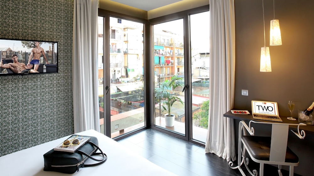 TWO Hotel Barcelona by Axel 13