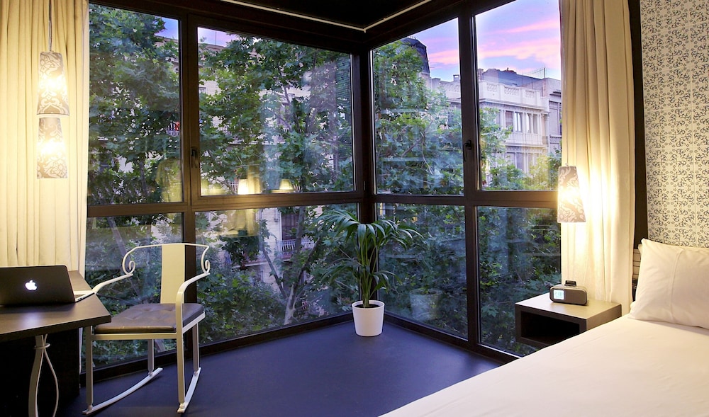 TWO Hotel Barcelona by Axel 19