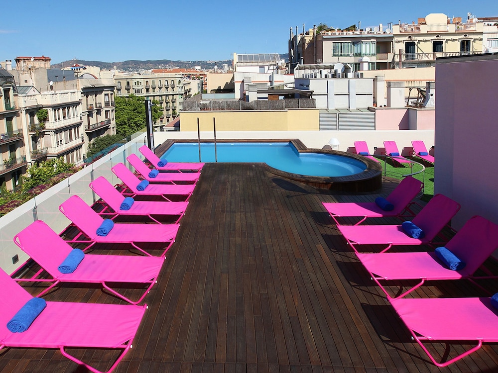TWO Hotel Barcelona by Axel 24