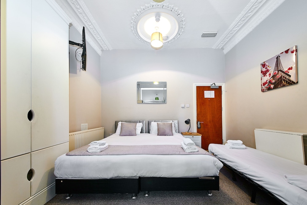 United Lodge Hotel and Apartments 5