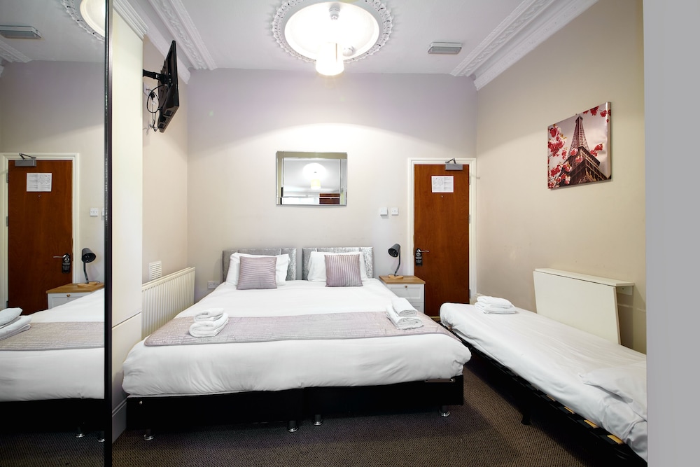 United Lodge Hotel and Apartments 9