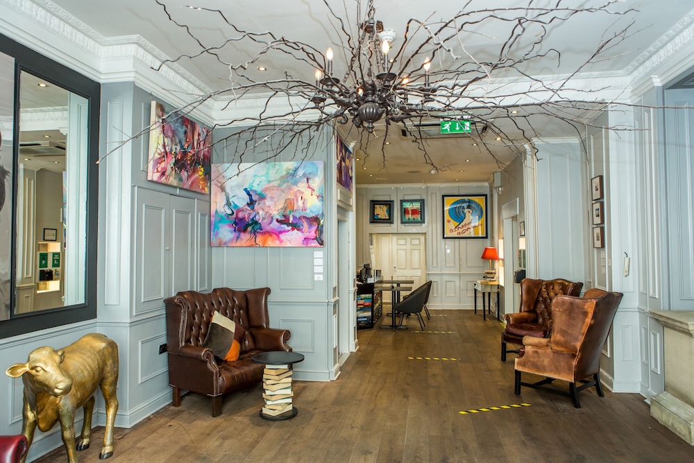 The Exhibitionist Hotel 8