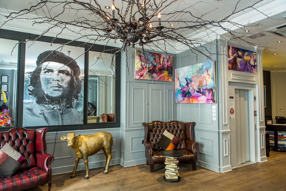 The Exhibitionist Hotel 13