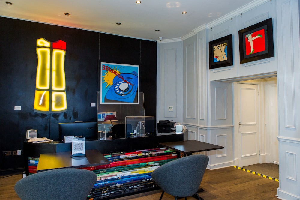 The Exhibitionist Hotel 9