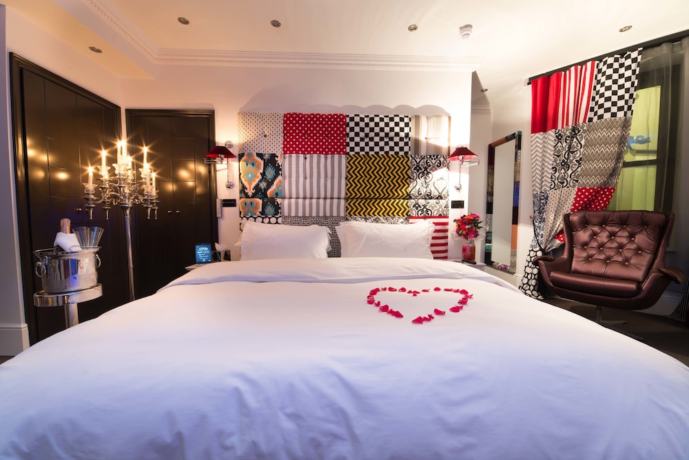 The Exhibitionist Hotel 20