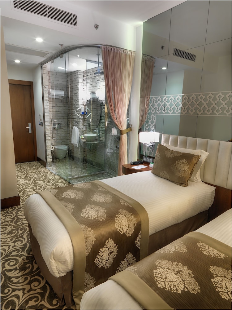 Pera Center Hotel 4