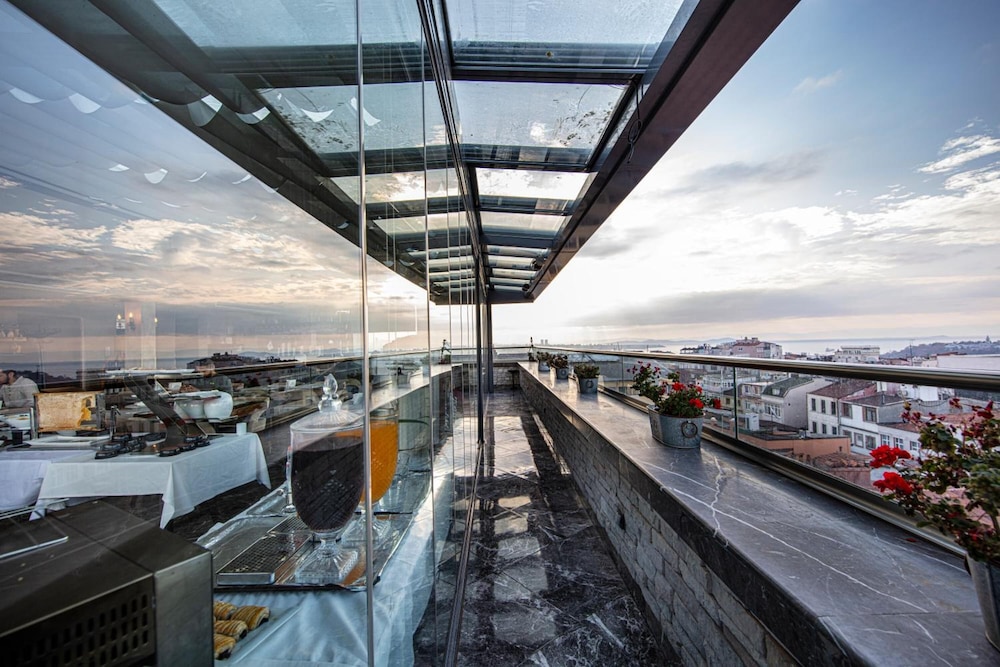 Pera Center Hotel 23