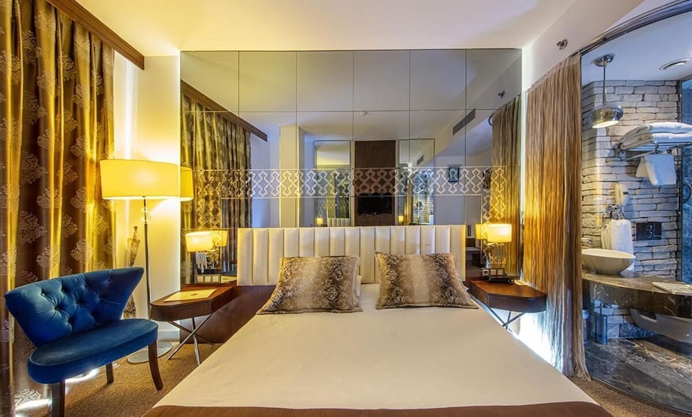 Pera Center Hotel 21