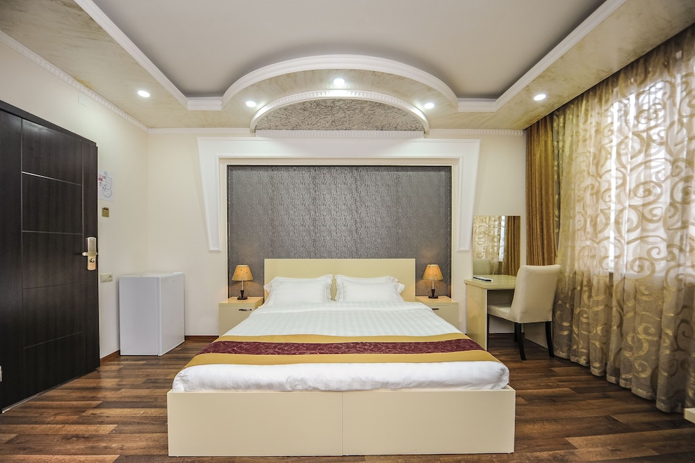 Aisi Hotel 7