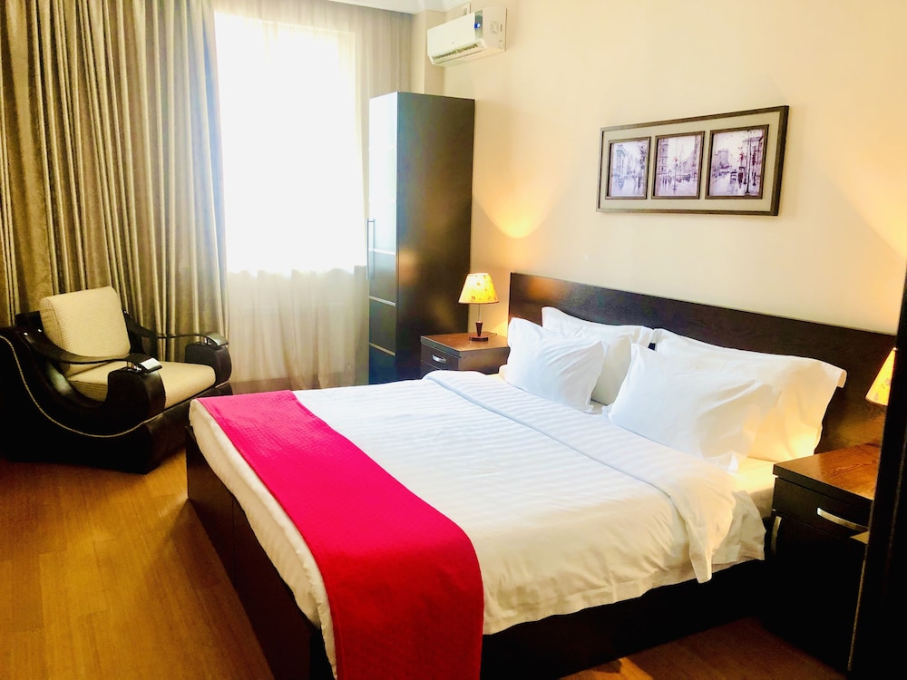 Aisi Hotel 18