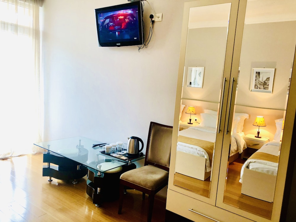 Aisi Hotel 19
