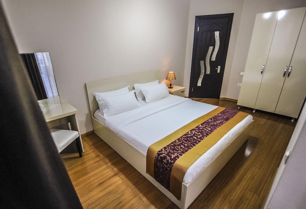 Aisi Hotel 13