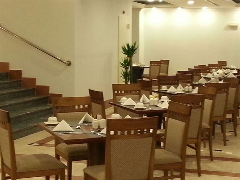 Royal Inn Al Rawda 12