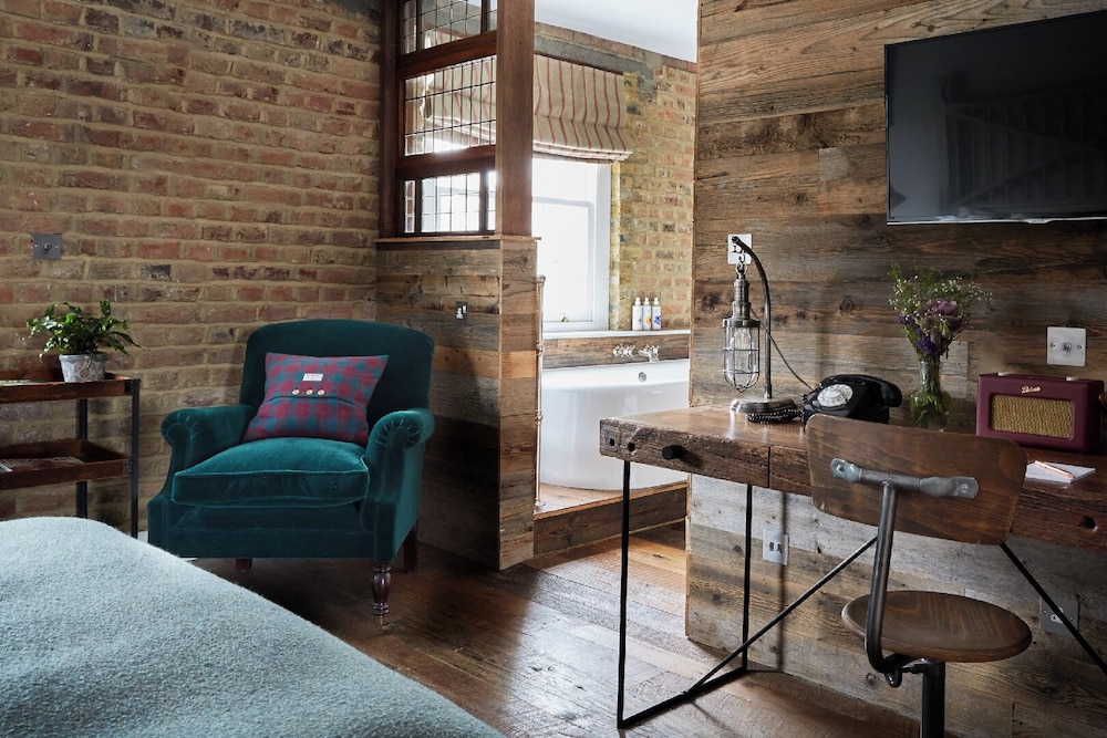 Artist Residence London 5