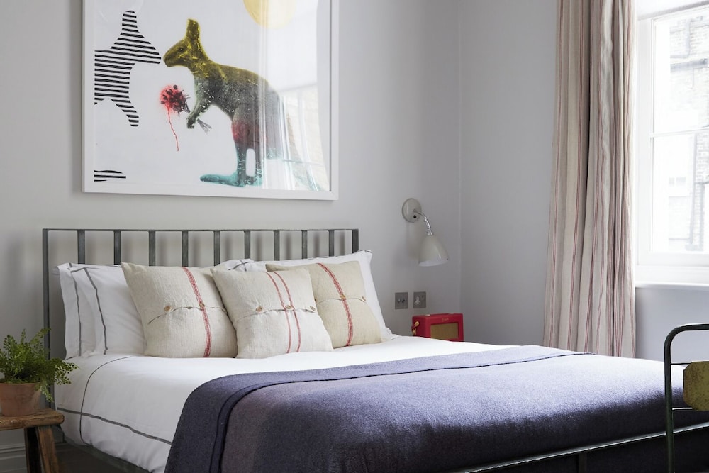 Artist Residence London 7
