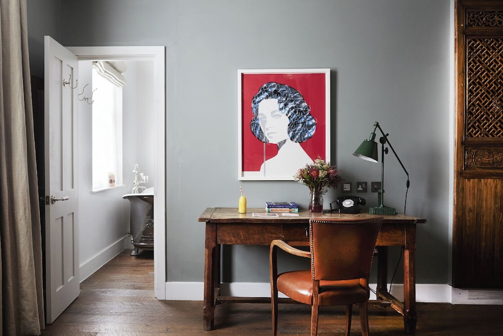 Artist Residence London 23
