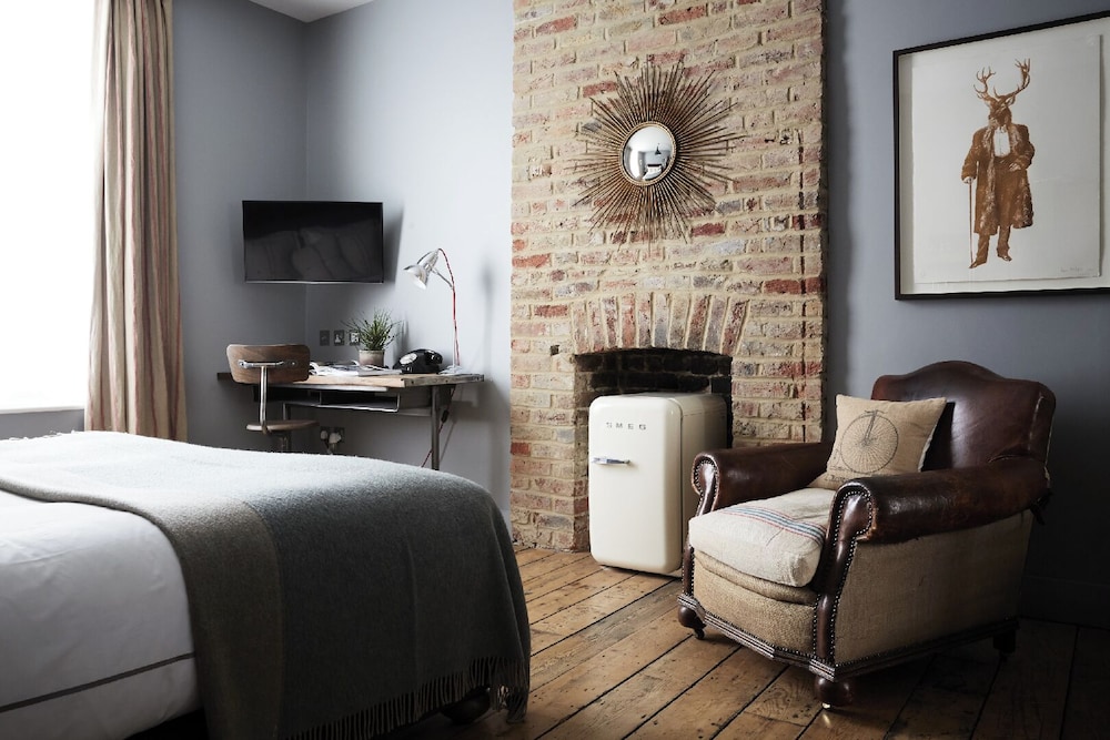 Artist Residence London 17