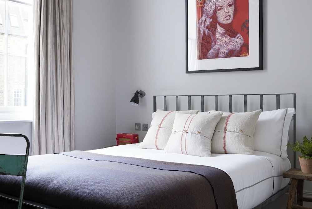 Artist Residence London 6