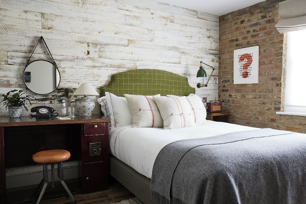 Artist Residence London 11