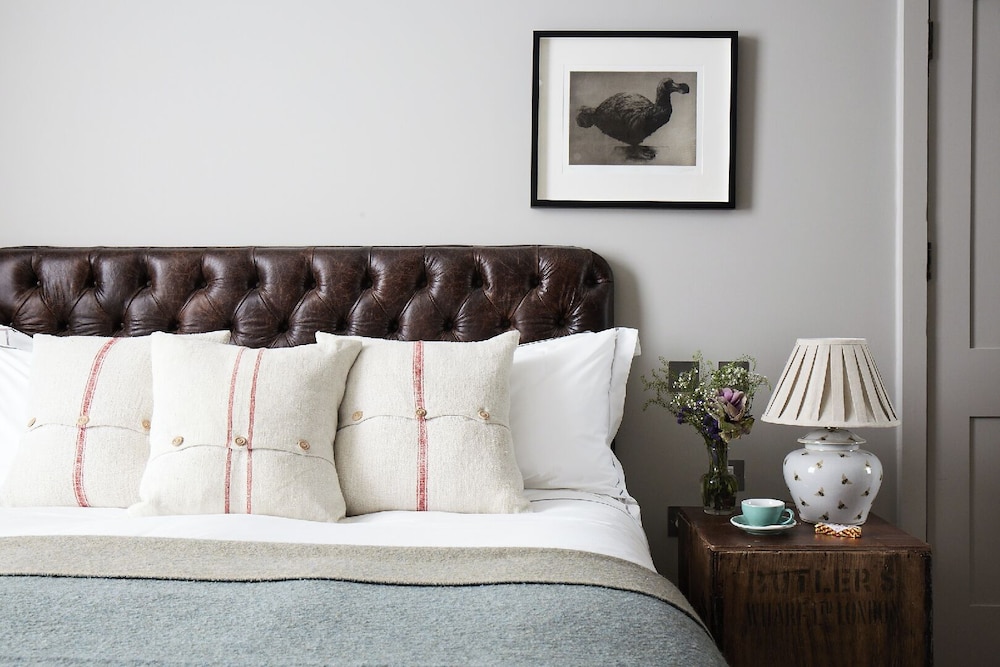 Artist Residence London 20