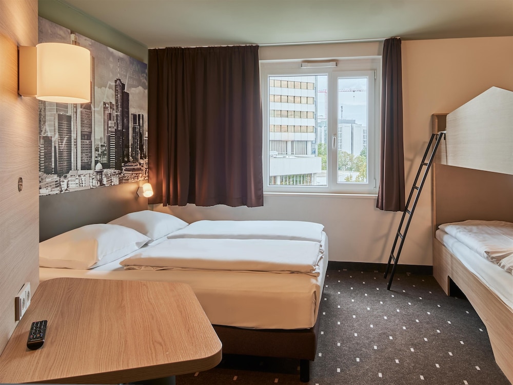 B&B HOTEL Frankfurt-West 14