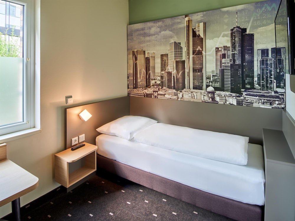 B&B HOTEL Frankfurt-West 1