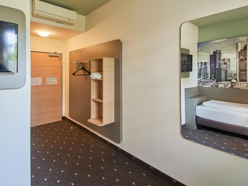 B&B HOTEL Frankfurt-West 20