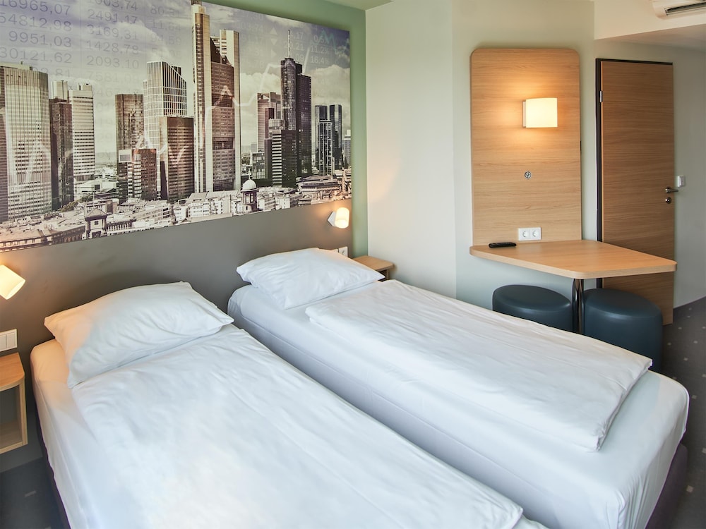 B&B HOTEL Frankfurt-West 8