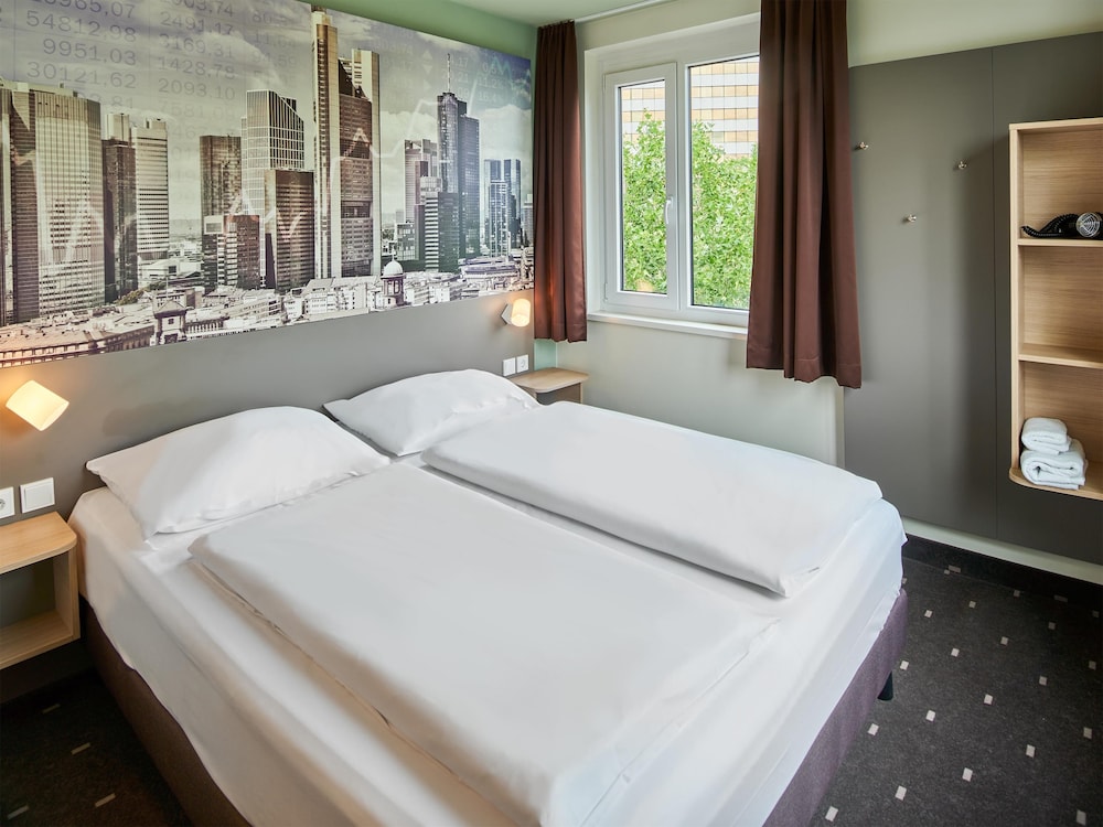 B&B HOTEL Frankfurt-West 17