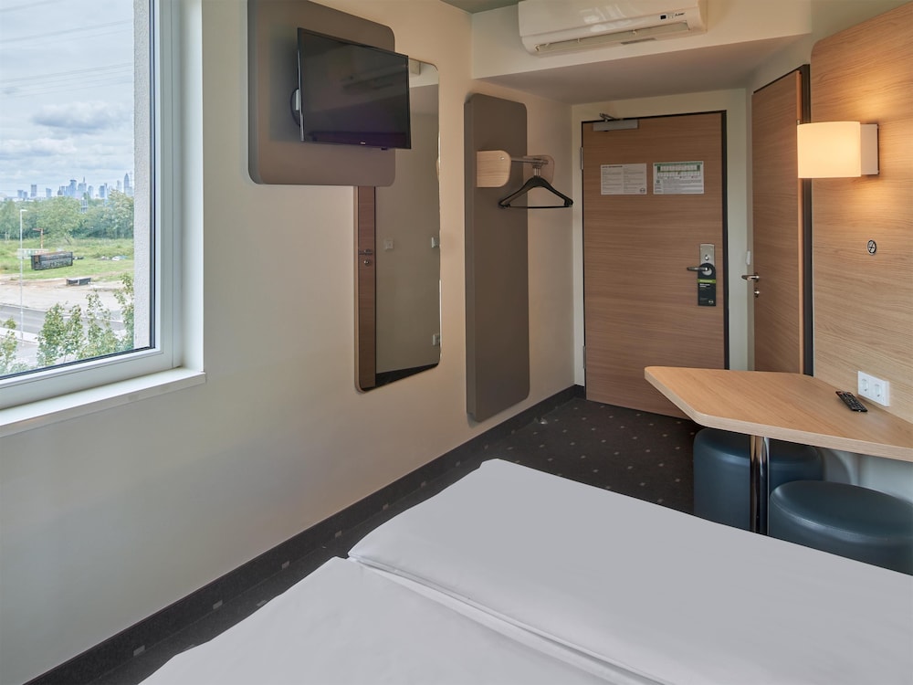 B&B HOTEL Frankfurt-West 15
