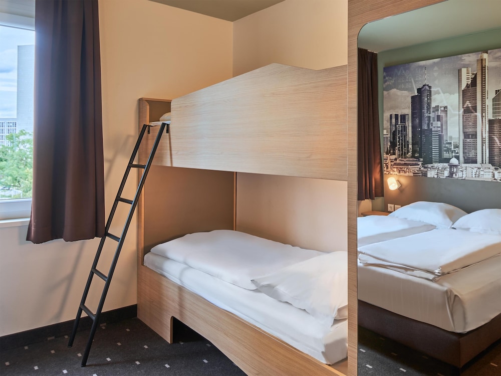 B&B HOTEL Frankfurt-West 12