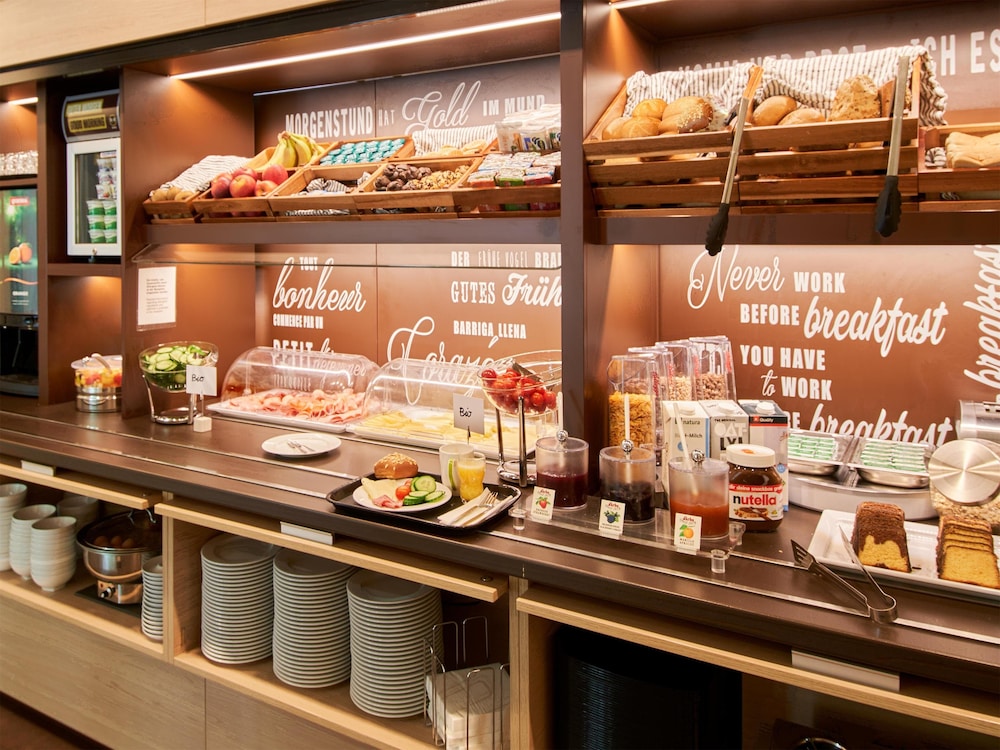 B&B HOTEL Frankfurt-West 24