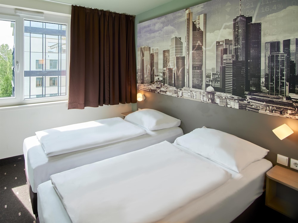 B&B HOTEL Frankfurt-West 10