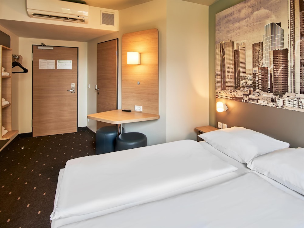B&B HOTEL Frankfurt-West 16