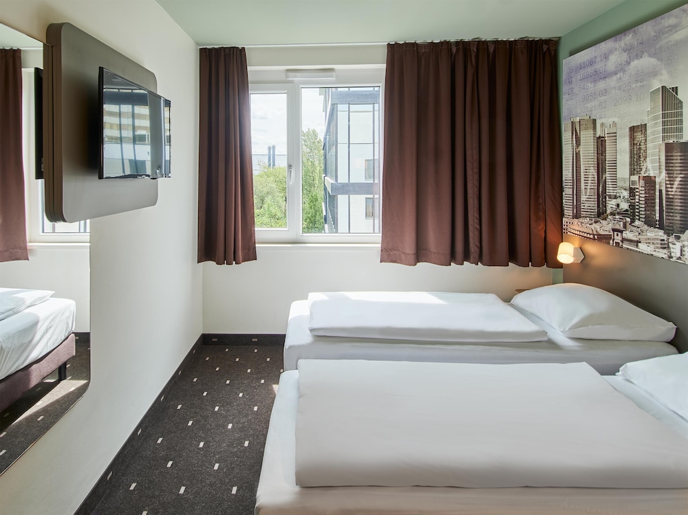 B&B HOTEL Frankfurt-West 6