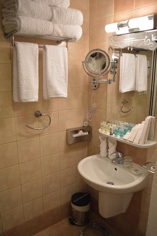 Kingsgate Hotel Durrat 14