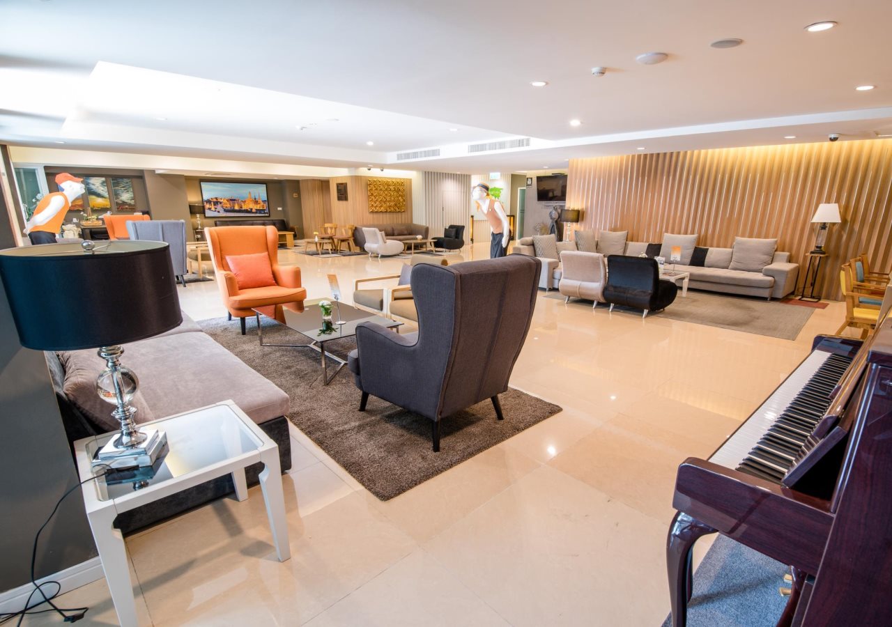 Beyond Suite Hotel 23
