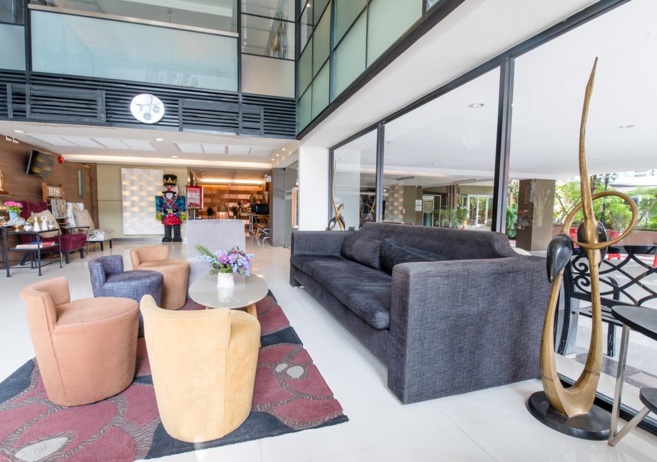Beyond Suite Hotel 6