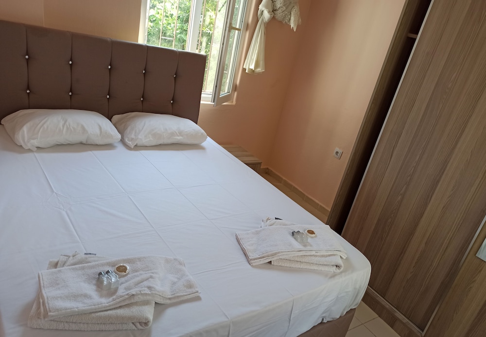 Caner Hotel 11